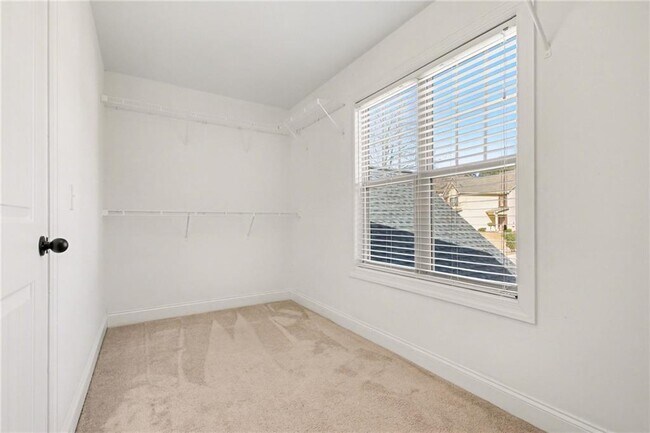 Building Photo - 2260 Harvest Ridge Cir NE