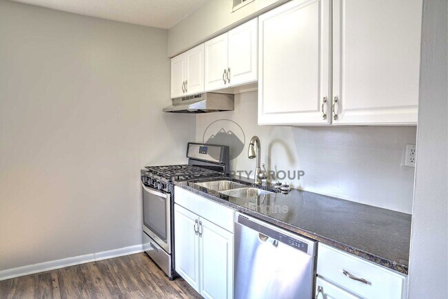 Building Photo - 1292 Courtland Ave
