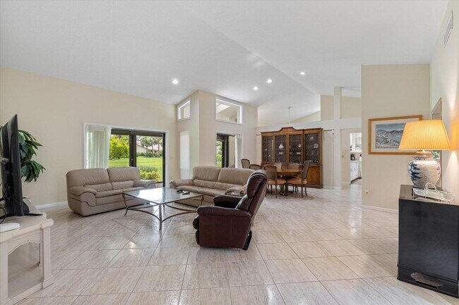 Building Photo - 16700 Willow Creek Dr