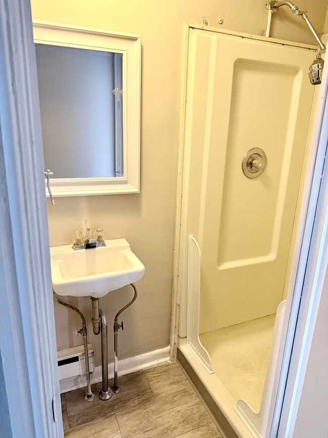 Building Photo - Charming & Spacious Historic 5-Bedroom Home for Rent in Carlisle, PA