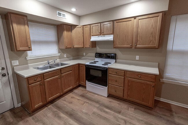 Building Photo - 1530 Florence Dr