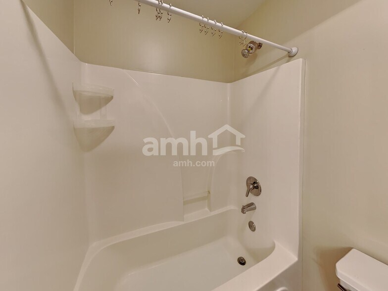 Building Photo - 521 San Dra Way