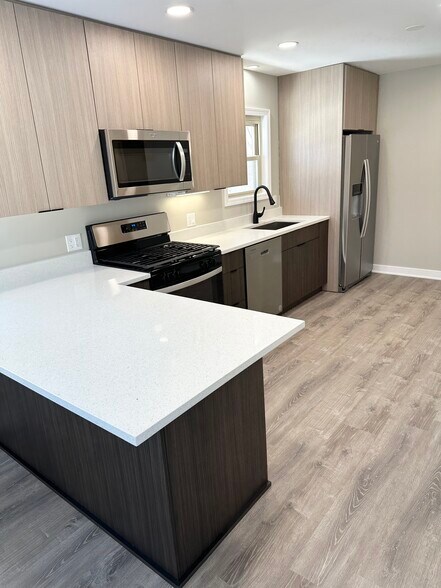 Building Photo - 2049 Hagen Ln