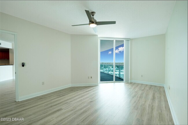 Building Photo - 241 Riverside Dr