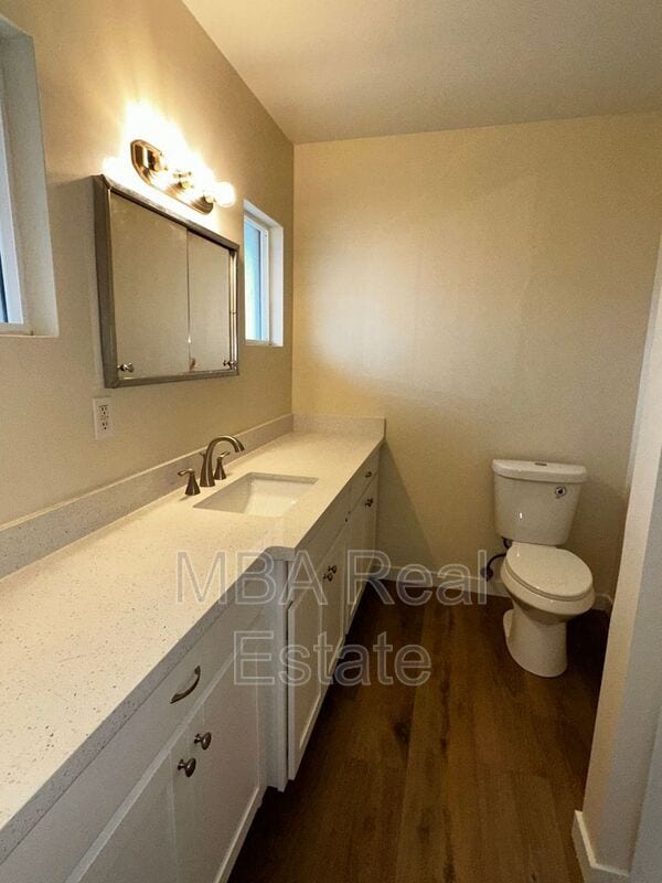 Building Photo - 660 W Erie St