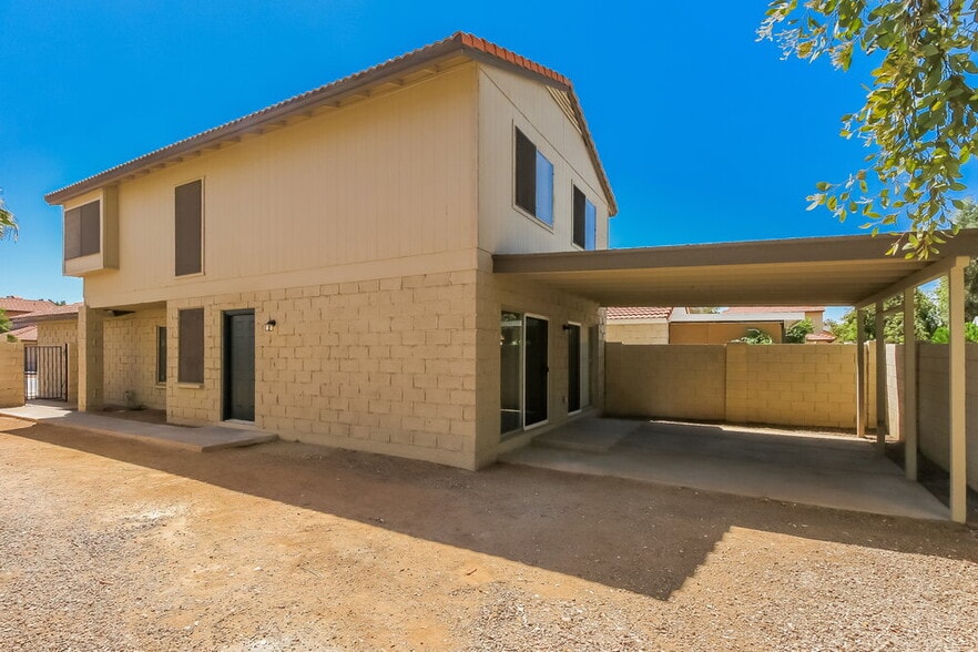 Building Photo - 1968 N Lexington Dr