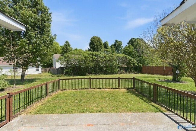 Building Photo - 236 River Oaks Dr