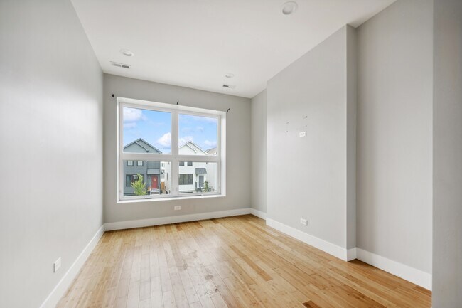 Building Photo - 2526 W Lexington St