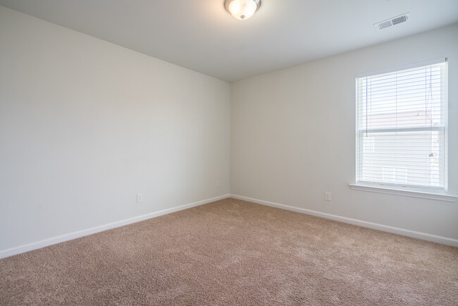 Building Photo - 135 Davila St