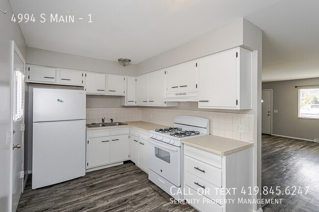 Building Photo - 4994 S Main-1