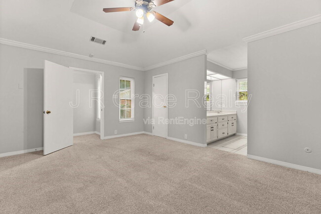 Building Photo - 1308 White River Dr
