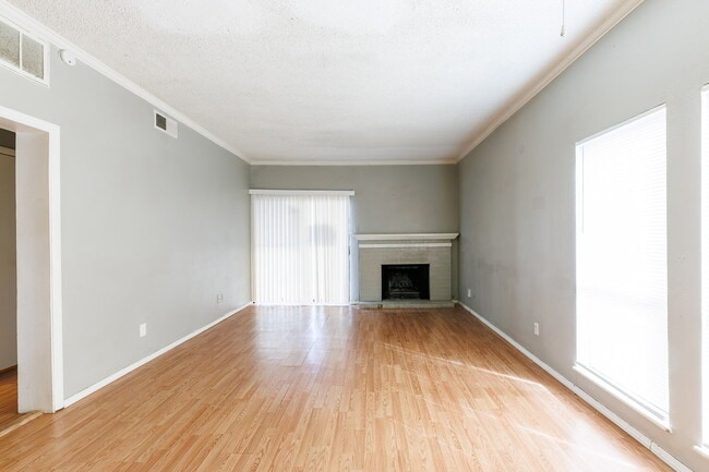 Building Photo - Great 2/2 in Central Lubbock!
