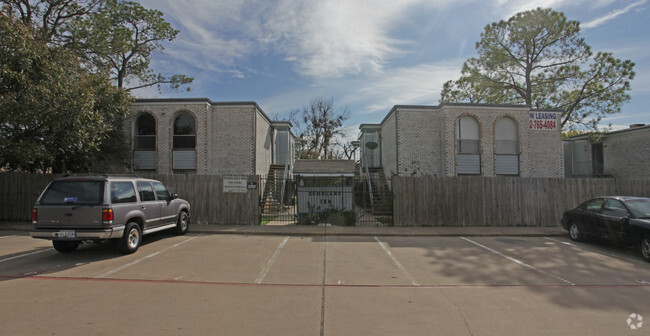 Building Photo - Scholar's Inn