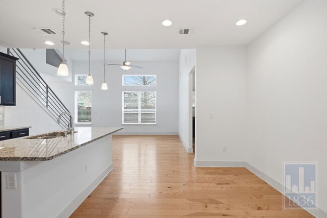 Building Photo - 5901 Rubicon Run