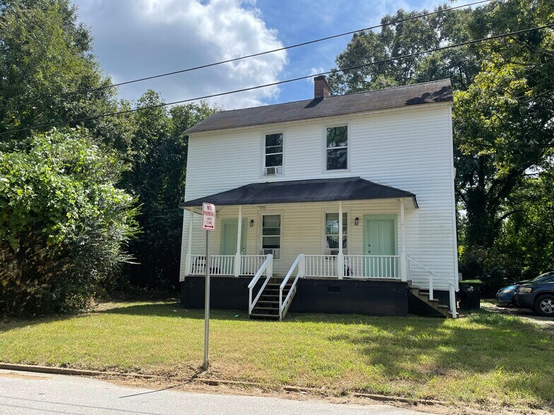 Primary Photo - 1 Berry Ave