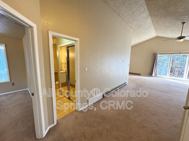 Building Photo - 931 Kings Crown Rd