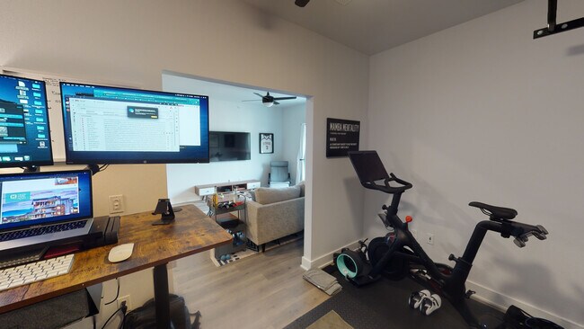 Building Photo - 2220 Webberville Rd