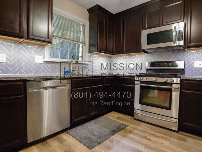 Building Photo - 325 Fairwood Dr