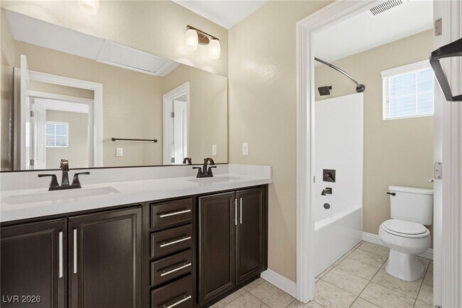 Building Photo - 2198 Trivero St