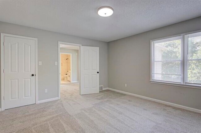 Building Photo - 1359 Winoka Rd