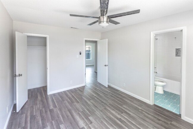 Building Photo - 10309 Burmaster Ln