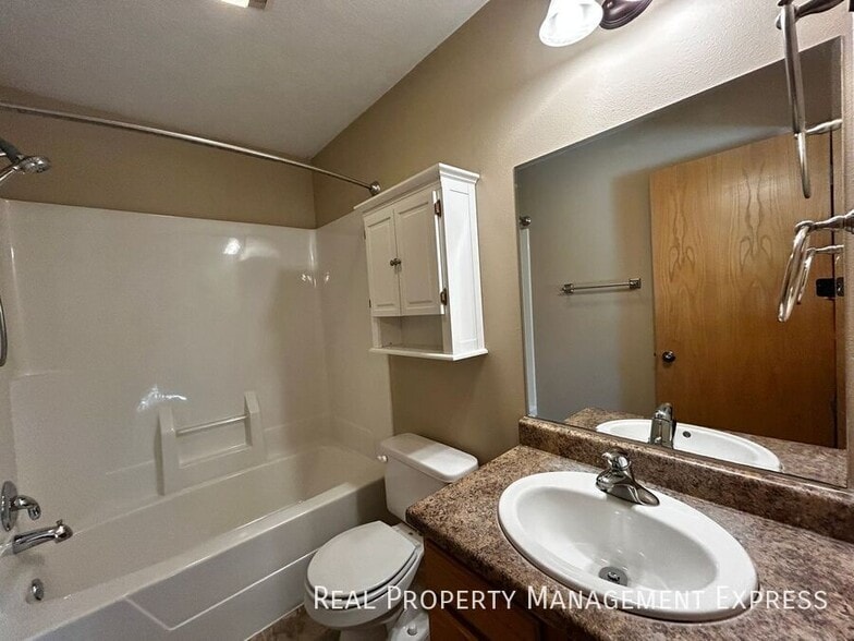 Building Photo - 7636 S Rose Crest Ct