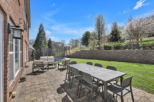 Building Photo - 3005 Coral Bell Ln