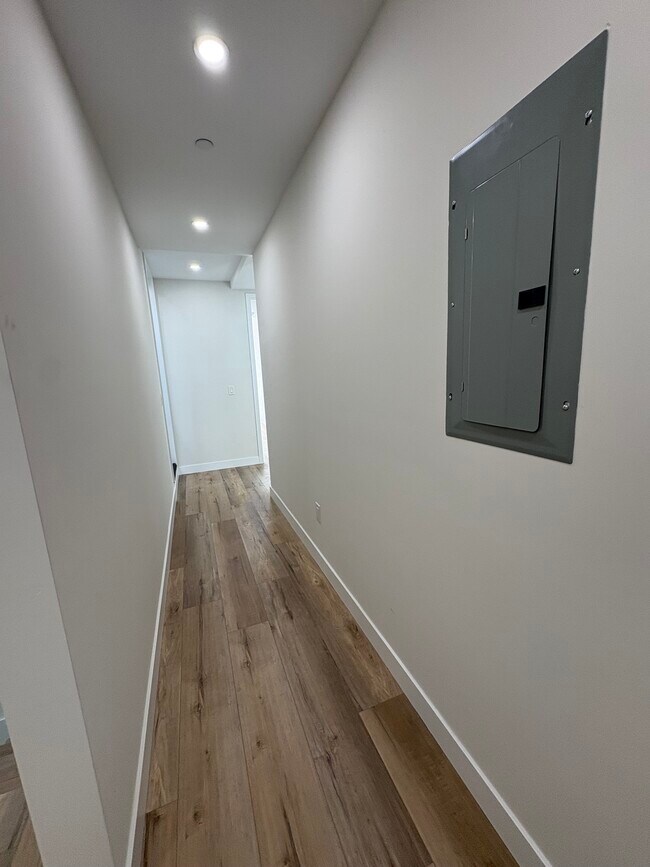 Building Photo - 258 Donax Ave