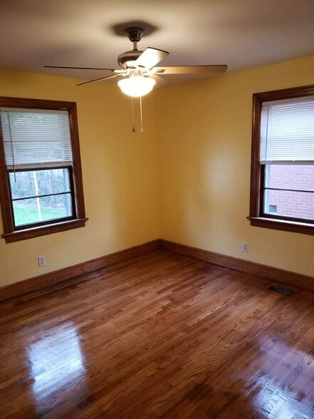 Building Photo - 811 Paul St