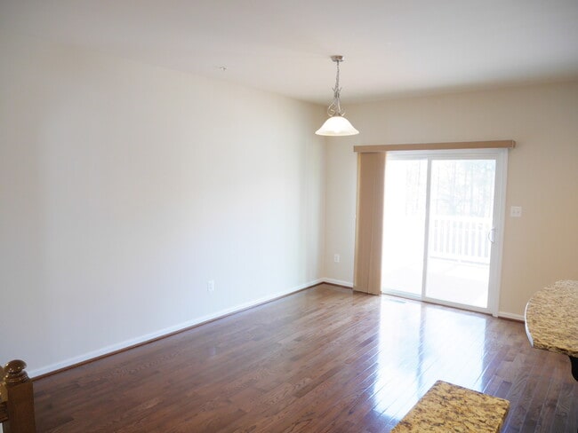 Building Photo - Gorgeous Townhome Located at Preserves at ...