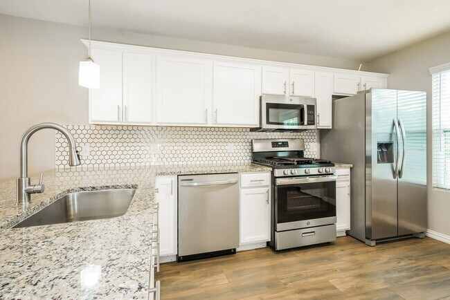 Building Photo - 513 N Wood St