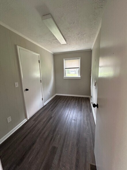 Building Photo - 147 Riddleton Cir