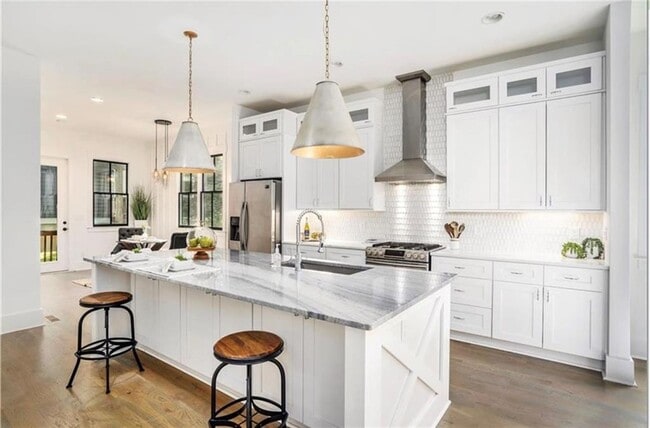 Building Photo - 178 Richardson St SE