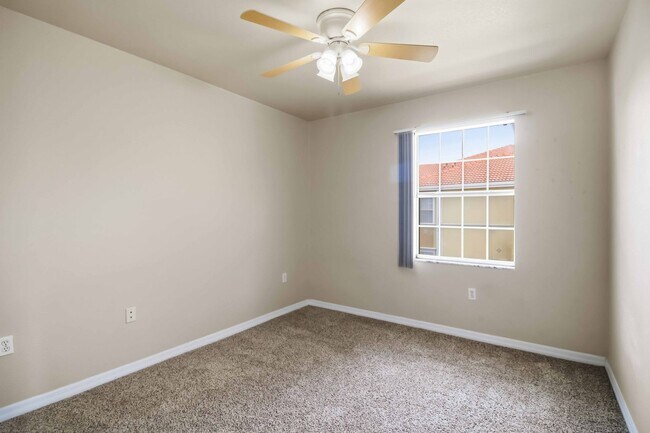 Building Photo - 1020 Villagio Cir