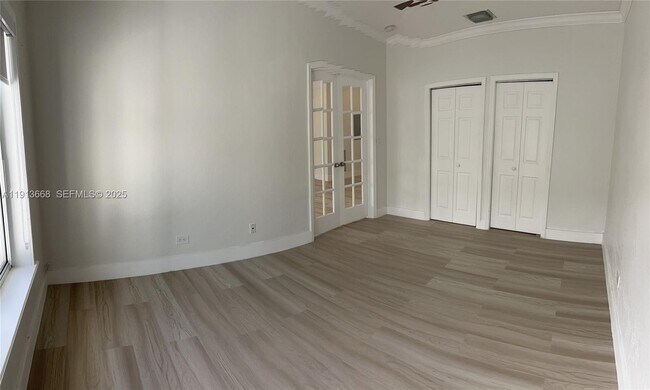 Building Photo - 1990 Bay Dr