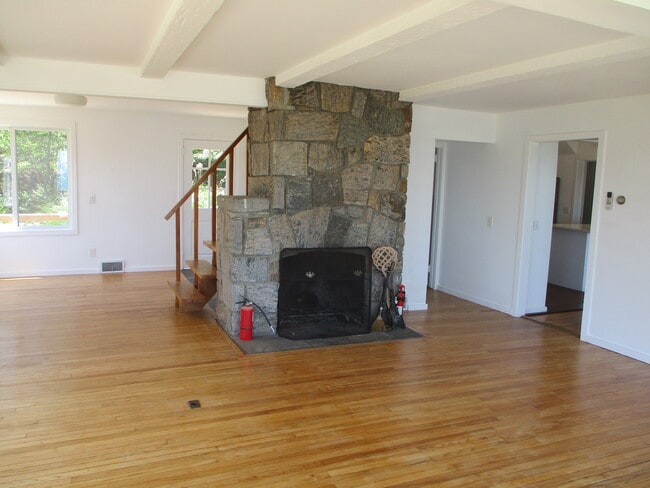 Building Photo - 49 Milina Dr