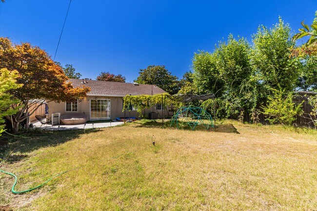 Building Photo - 755 Enright Ave