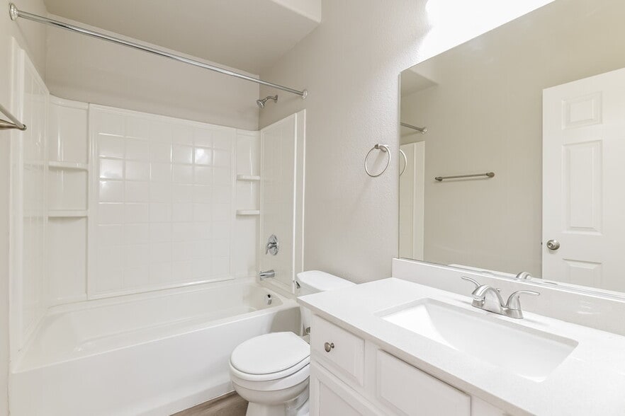 Building Photo - 168 Sitka Spruce St