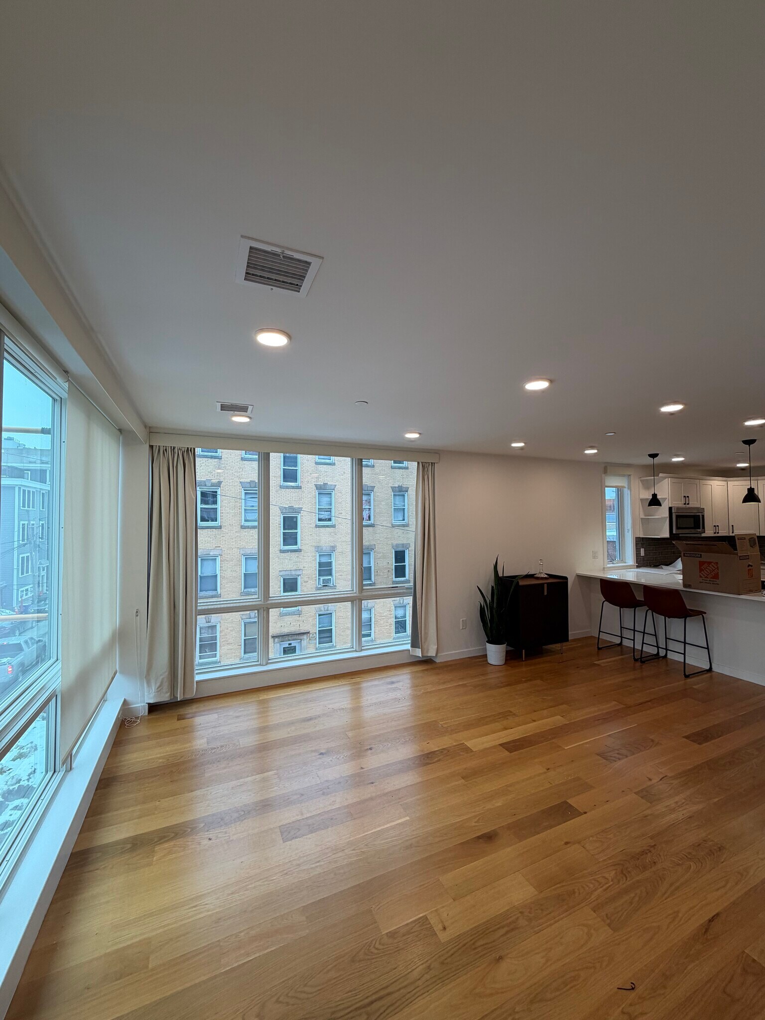 Building Photo - 175 Gove St