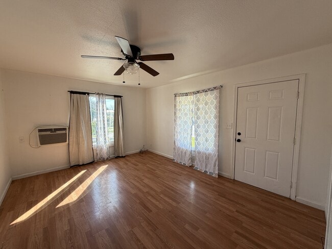 Building Photo - 1534 Melrose Ave