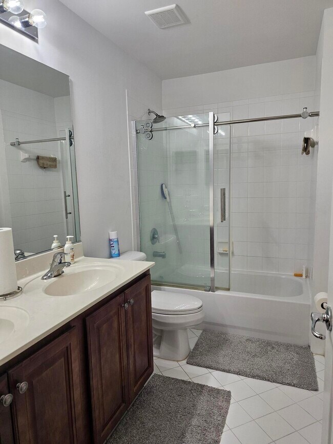 Building Photo - 7533 Topiary Ave