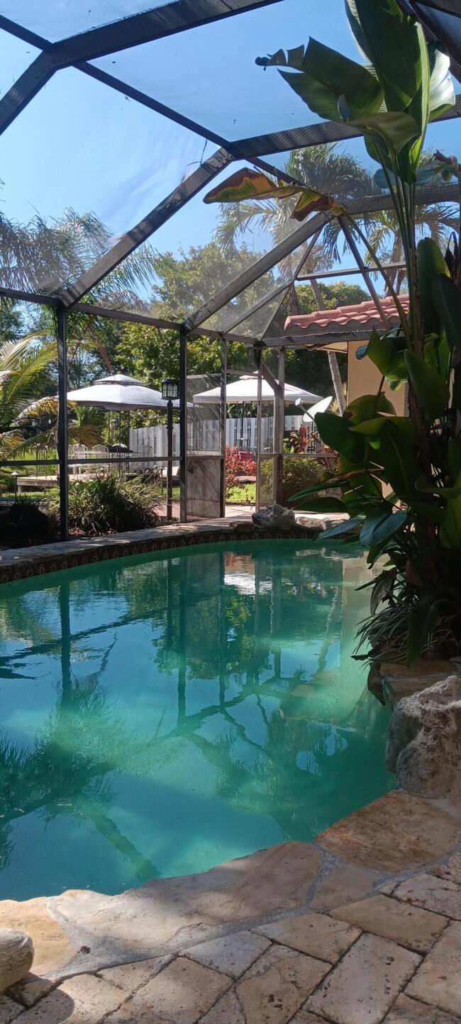 Building Photo - 3720 Coral Hills Dr