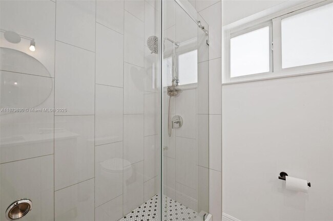 Building Photo - 3103 SW 140th Ave