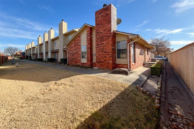 Building Photo - 1225 Sequoyah Pl
