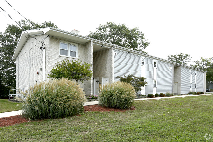 Primary Photo - Silver Ridge Apartments