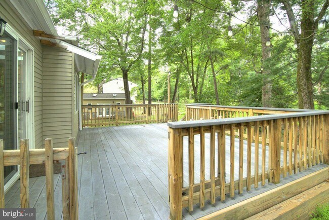 Building Photo - 2405 Earlsgate Ct