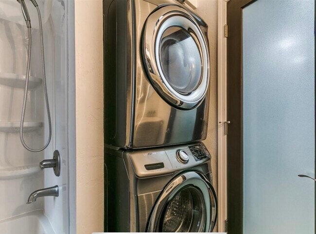 Building Photo - 931 NW 7th St