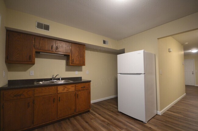 Building Photo - Pike Apartments