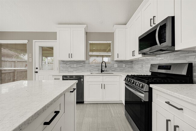Building Photo - 16111 Blue Mesa Ridge Dr