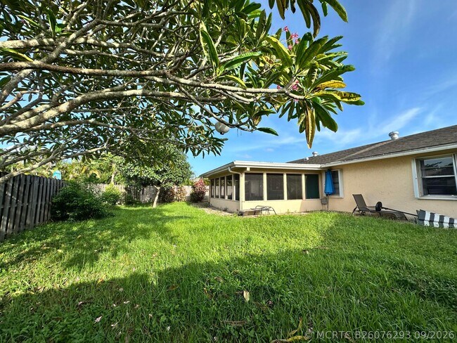Building Photo - 9135 Saddlecreek Dr